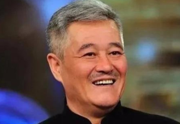 1991年，当时爆红的赵本山与老婆葛淑珍提出离婚，心灰意冷的葛淑珍对赵本山说：“