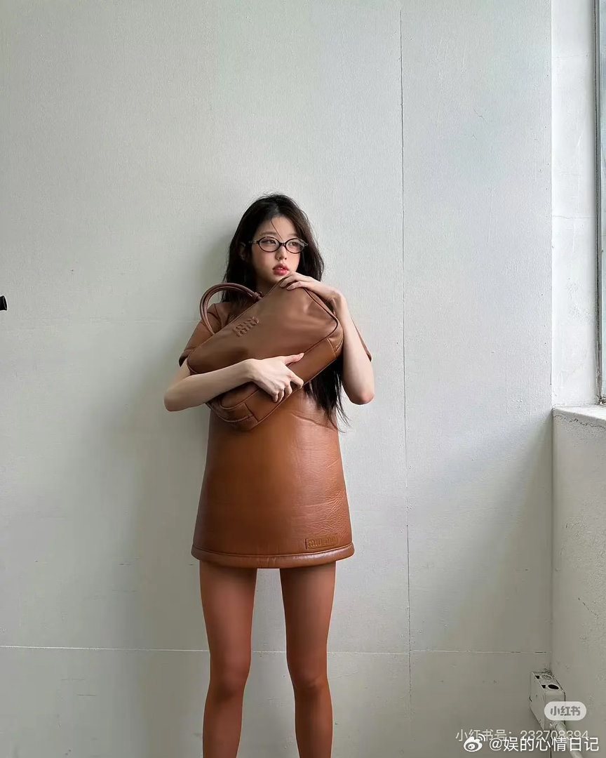 这套蟑螂服，张元英hold住了吗