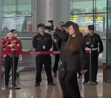 这样“夸”人，咋听着这么别扭！“重庆真棒！抵制狂热粉丝追星王楚钦孙颖莎，直