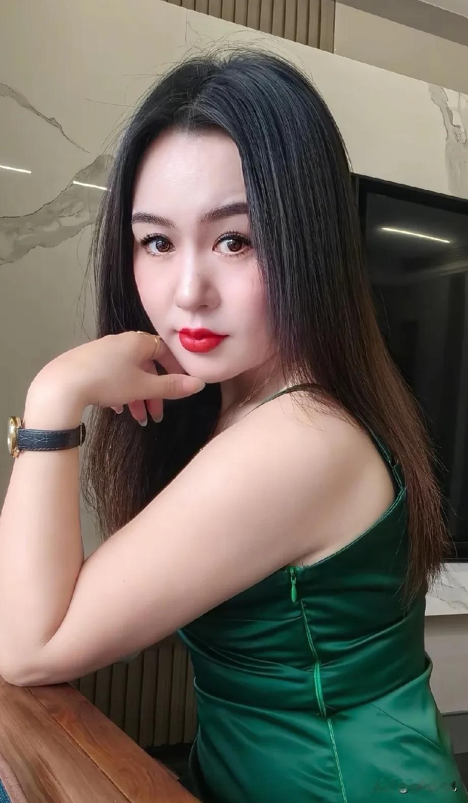 你有没有发现现在更多的男人喜欢胖一点的女生女人胖的好处多多胸是女人的贵