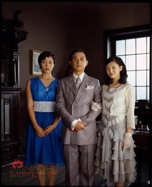 大S和黄磊当年合作的夜半歌声颜值好高啊，大S演的是正室，看着好搭配，黄磊的老婆孙