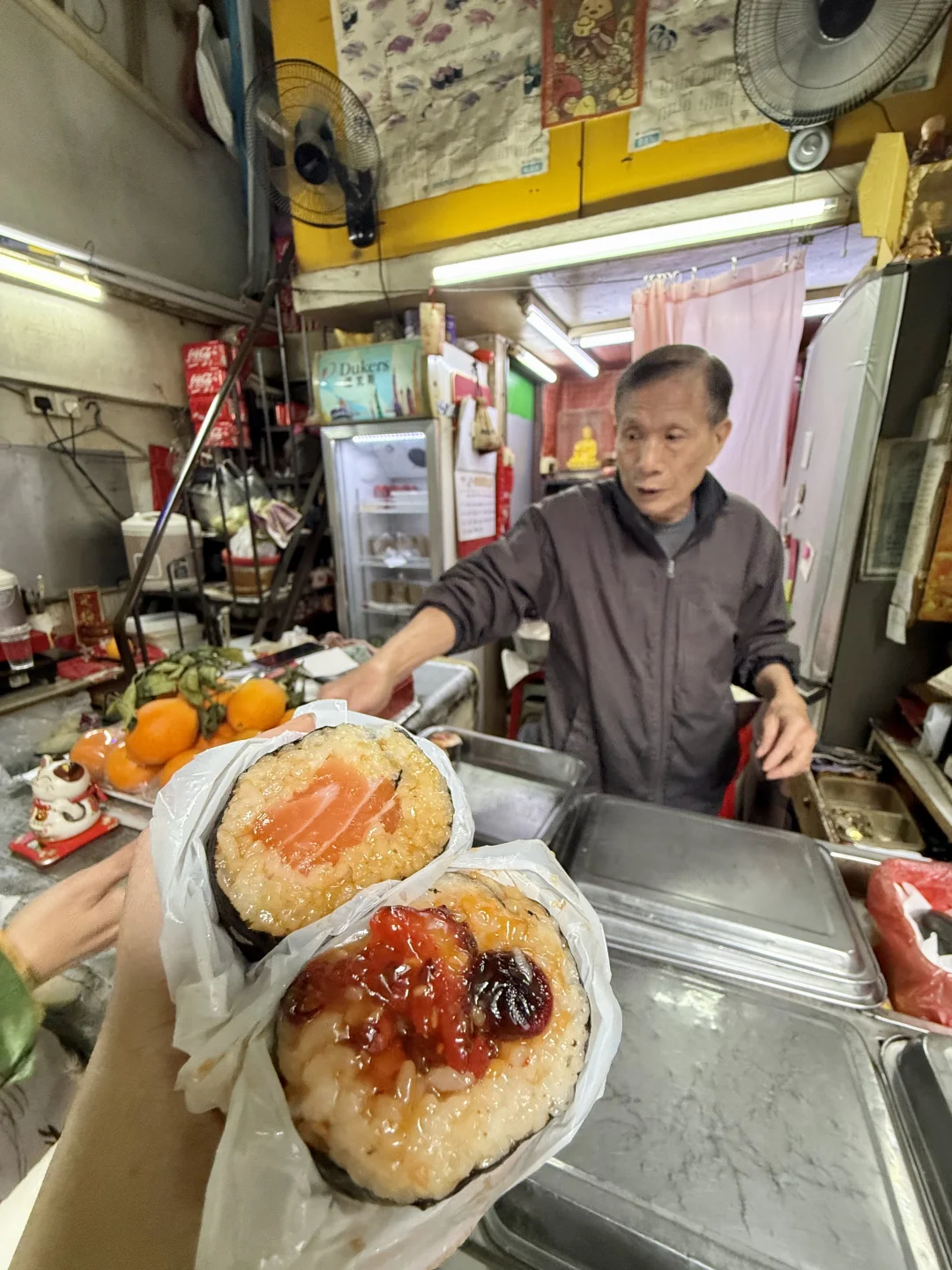 澳门记住这个爷爷！！