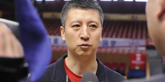 舆论场的分裂，不想背锅但这锅却跑不了、无法跑！男篮兵败名古屋，舆论一片哗然，矛