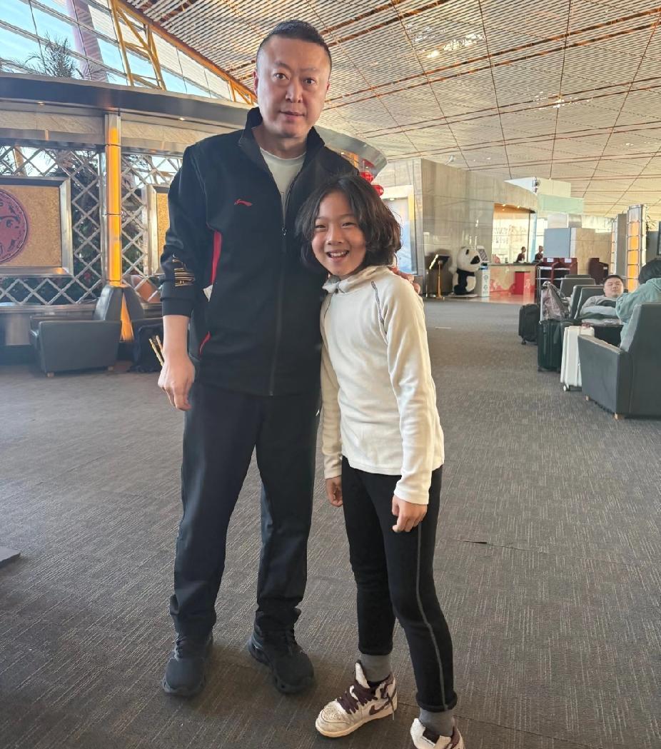 这是什么神仙运气！机场偶遇国乒双帅，还赶上马指导生日🎂谁懂啊家人们！刚