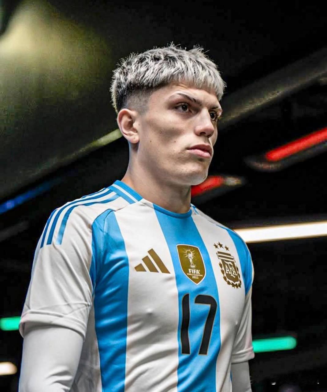 加纳乔可能会被排除在2026年世界杯等大名单外根据加纳乔近期在切尔西的表现，