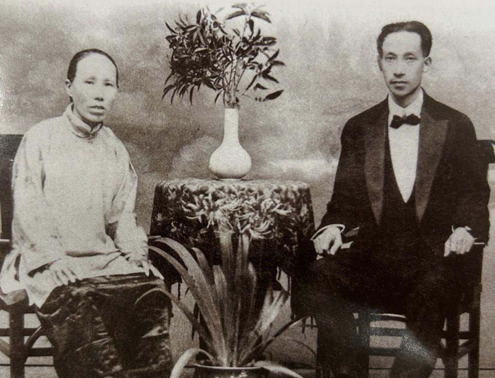 吴玉章与游丙莲的合影。1896年，当时吴玉章18岁，游丙莲17岁在父母包办下结婚