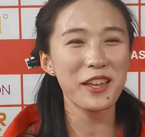 陈妤颉的母亲黄叶静，豁达朴素、为人低调。她与丈夫陈长丰曾经都是浙大高水平短跑运动