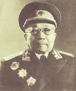 张云逸为何能授大将？张云逸授大将，主要是以下几个原因：一是对其深厚革命资历