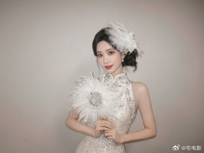 李一桐李一桐孟子义对我眼睛很好李一桐孟子义民国旗袍造型你好星期六李一桐
