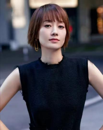 2017年，马伊琍刚刚收到5000万的片酬，就看见闺蜜找她借40万元的短信，她再