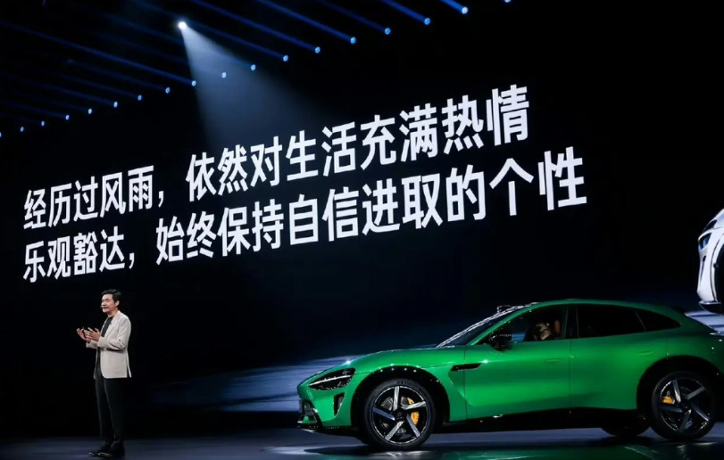 特斯拉为什么说随便比因为比的是性能指标，但特斯拉除了性能指标好看，整体质量和配
