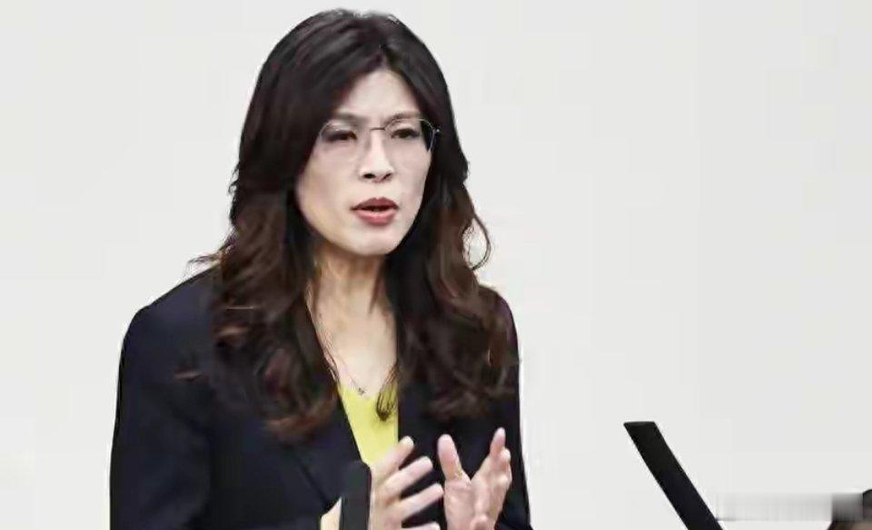 1351对1096，是国民党新一届中常委改选的结果，本就沉寂已久的党内权斗场，突