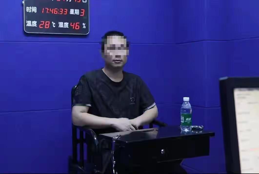 海南海口，35岁男子承包了一个鱼塘养殖，因为经营不善血本无归，就只能一边打零工一