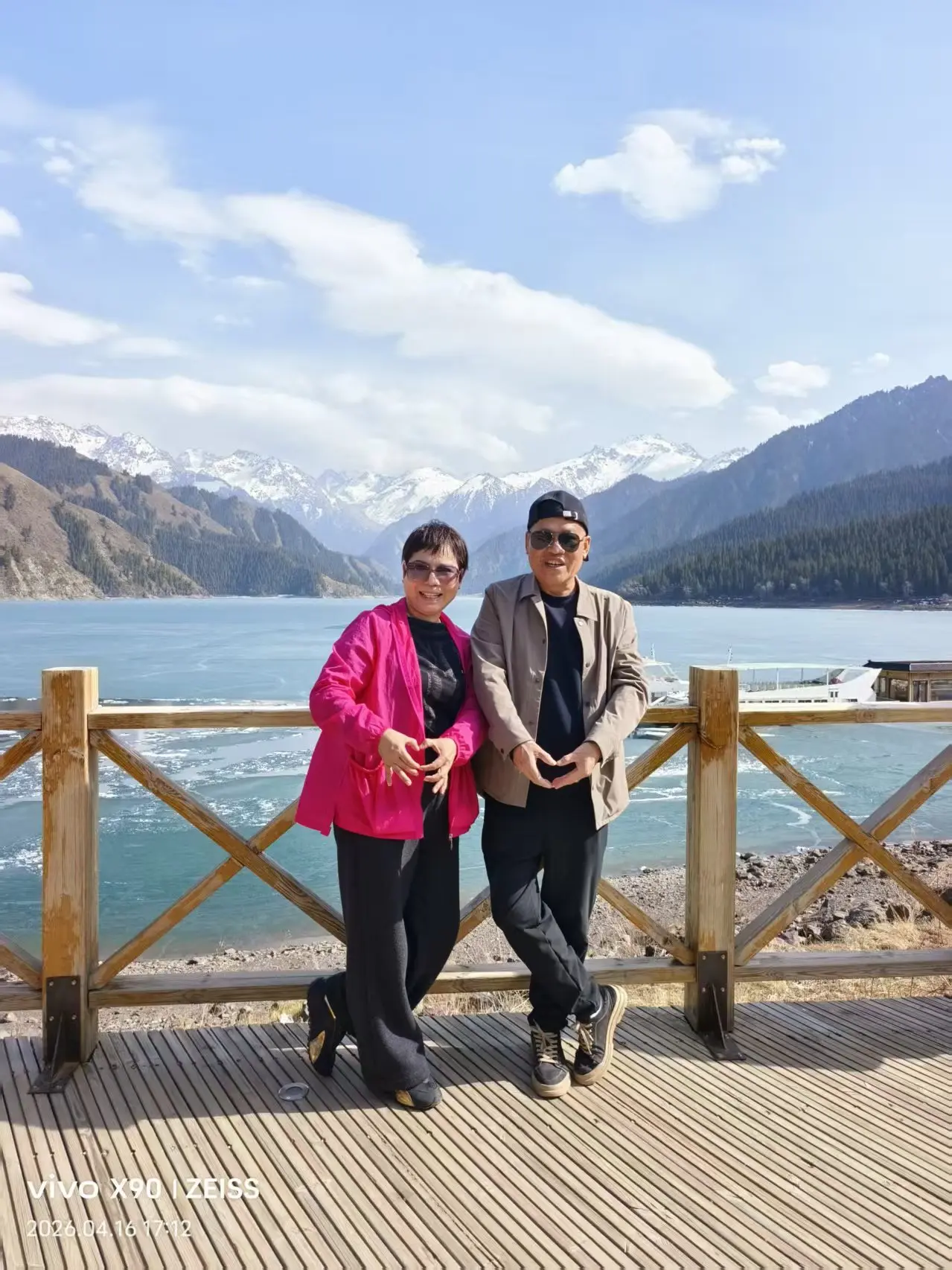 新疆开心游 来新疆天池旅游打卡 新疆旅游留念 与你一起相约雪山圣湖