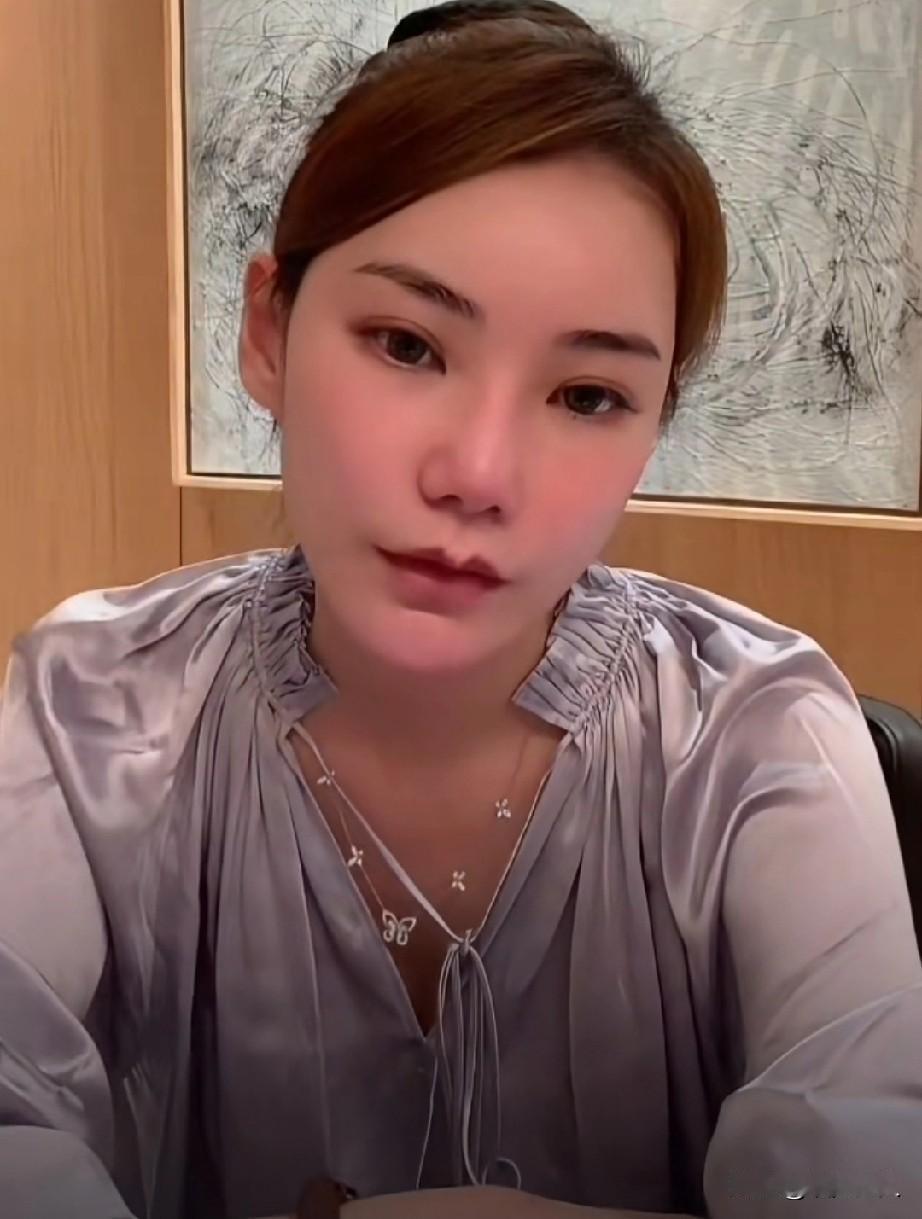 马筱梅直播里说，养了14年的狗狗走了，这话一出来多少人跟着红了眼？最让人揪