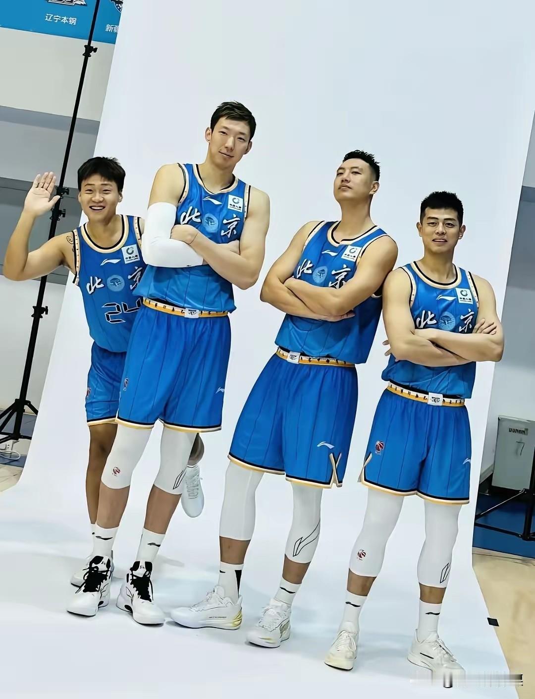 北京主场85:91惜败广厦丢掉榜首位置，不得不承认四大事实。1.许利民(主教