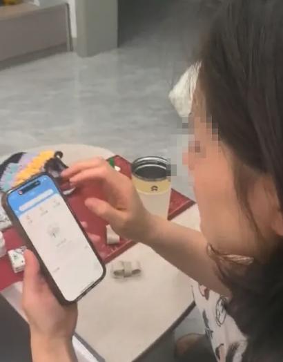 简直离谱到家了！安徽28岁的刘女士去申领失业金，当场就被工作人员驳回。一查原因她