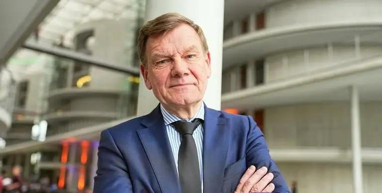 【谣言惑众】12月23日，德国外长约翰内斯·瓦德富尔认为，俄罗斯联邦在与乌克兰