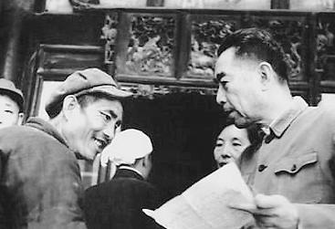1958年，周总理去食堂吃饭，转了一圈下来，却只买了7分钱的饭菜，然后一个人在角