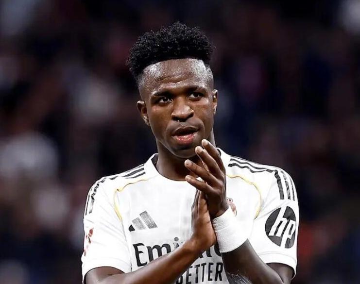 欧洲转会新闻汇总！★留下吧，小宝贝！皇马给维尼修斯的续约报价仍然有效，现在取