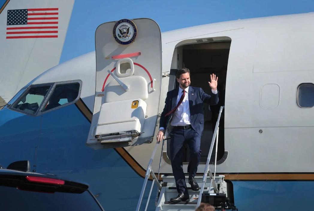 JD·万斯将再次飞往巴基斯坦进行第二轮谈判，但唯一能起飞的可能只有飞机本身了。特