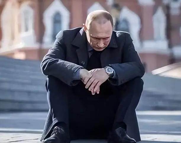 俄军不用打了，普京背后的靠山浮出水面，不是伊朗更不是中国。有一个国家一直在背后为