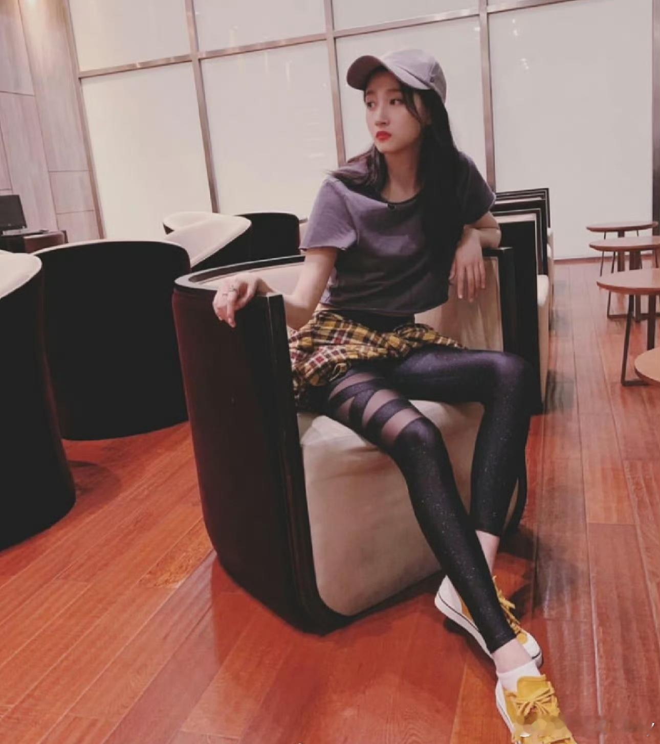 摄影师为关晓彤身材发声关晓彤一直不壮，都是那些年黑子故意挑事说的，从《好先生》这