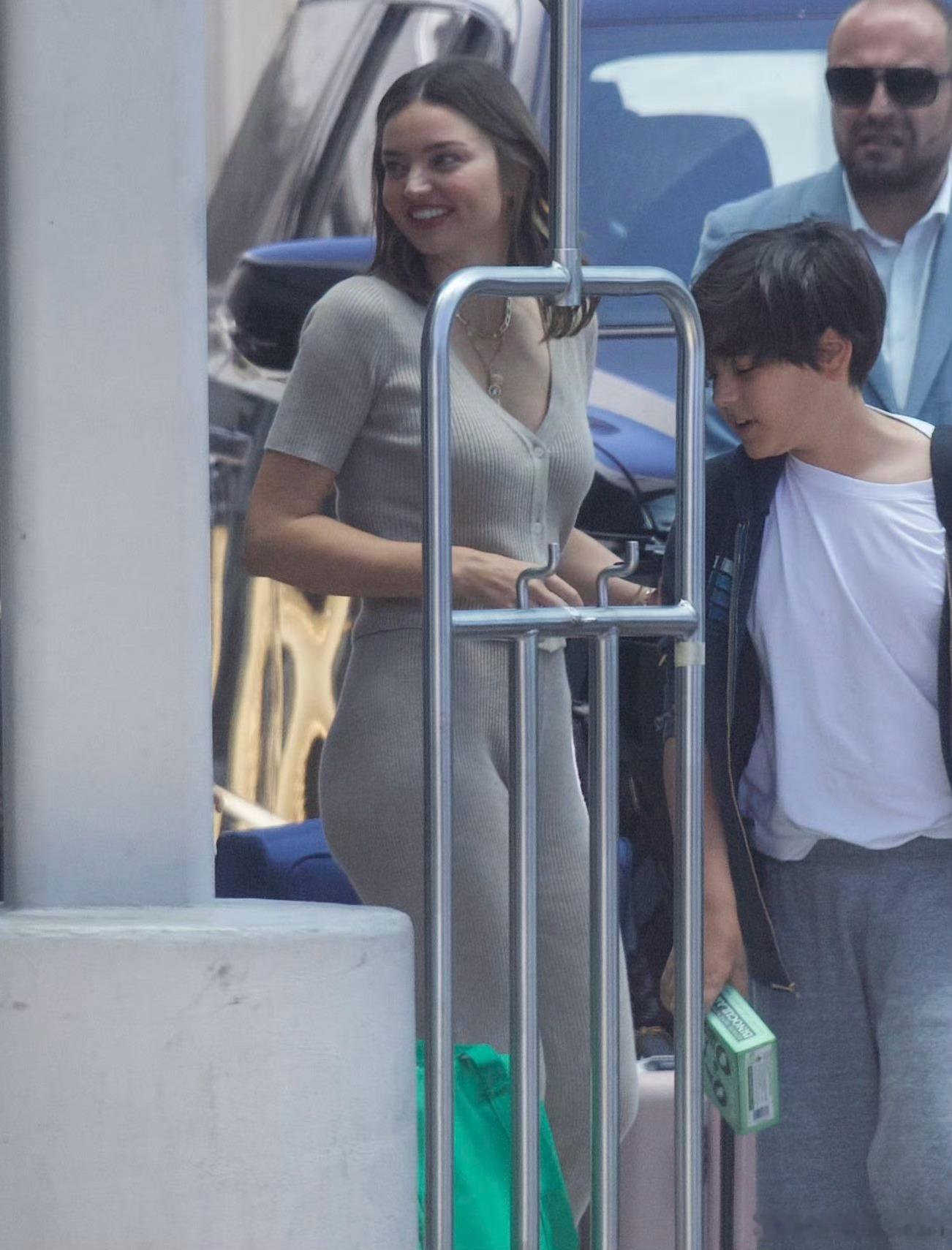 mirandakerr米兰达可儿谈带娃还有与前夫的关系谈及与前任Orlando