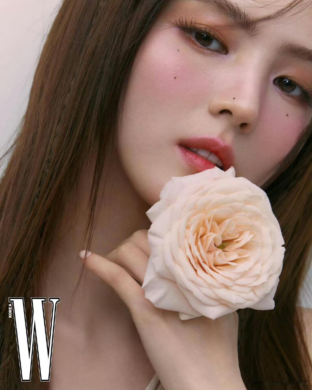 出来营业了，这个韩素希你给几分？​​​