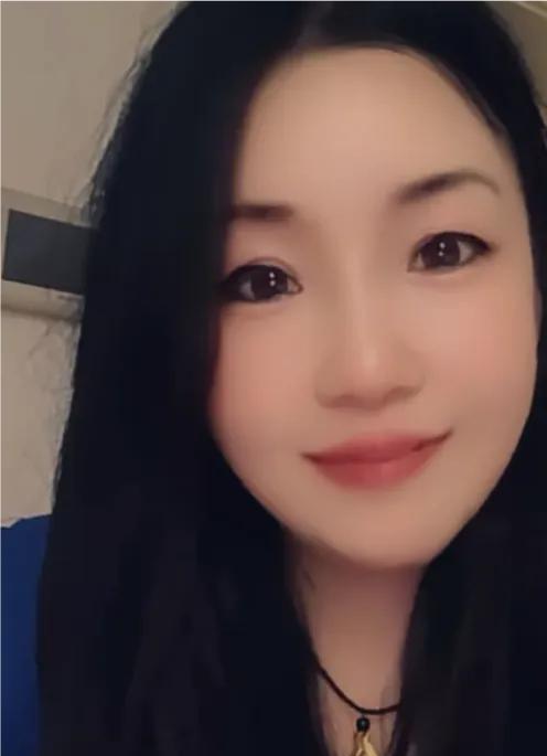 二八事件中杜方得两朵小花又开始一前一后掐架了！非常有意思！昨天，维丽特连发几