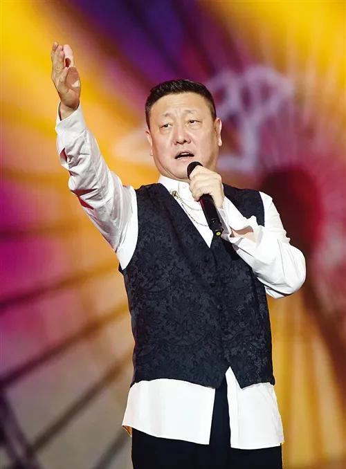 她会不会坐牢啊？人家歌手韩磊根本就没有出轨，偏偏诋毁人家，造谣者真是吃饱了撑的！