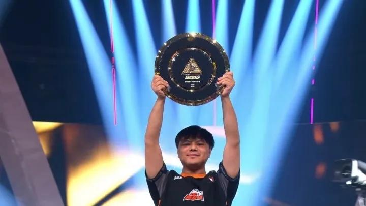 36岁仍然可以卫冕EWC街霸6冠军，原来我们也有自己的Faker！2025