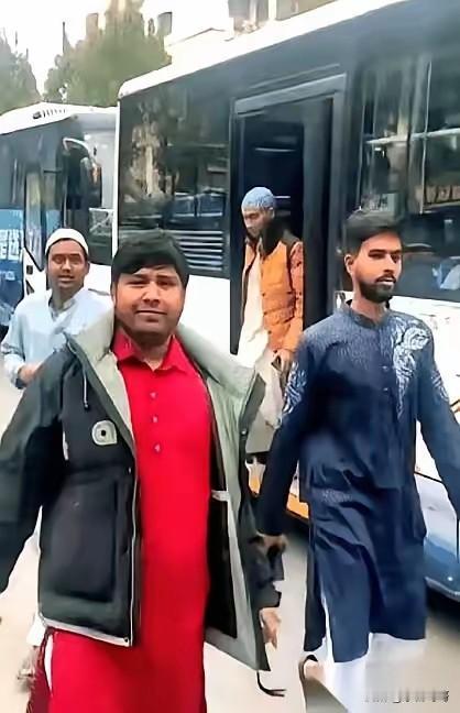 现在全网最糟心的就是中国的IT求职者了吧！不是因为岗位少，也不是因为要求高，