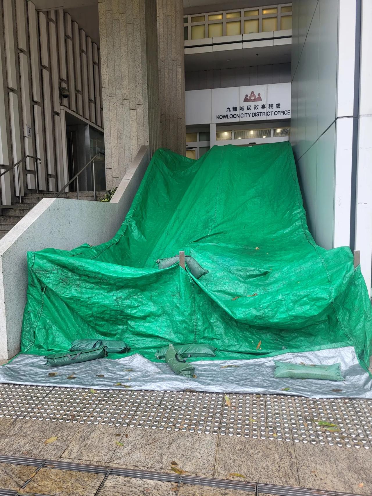 香港打风部署，证明扶手电梯重要过升降机