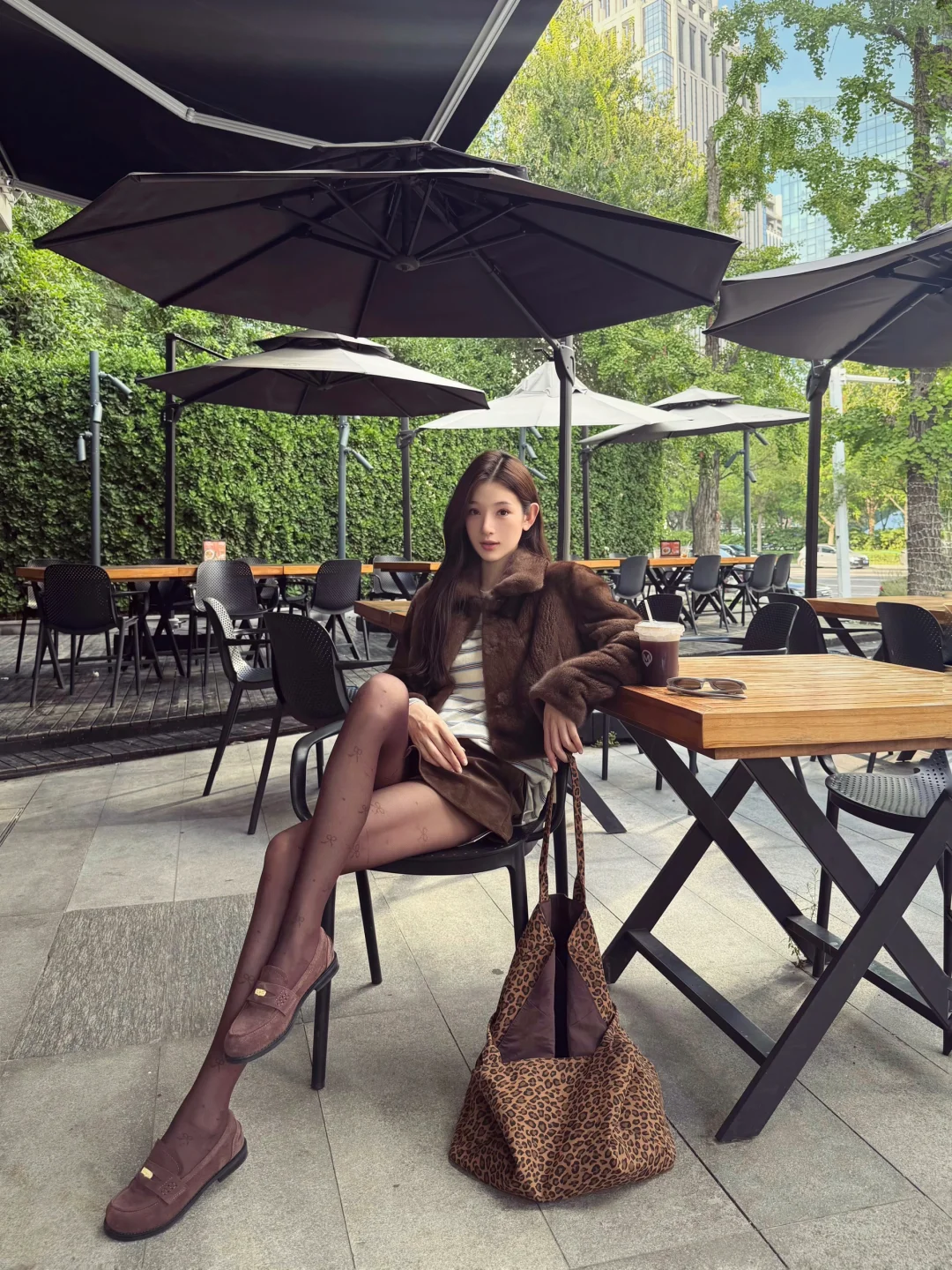 棕色丝袜➕皮草外套 姐姐的感觉