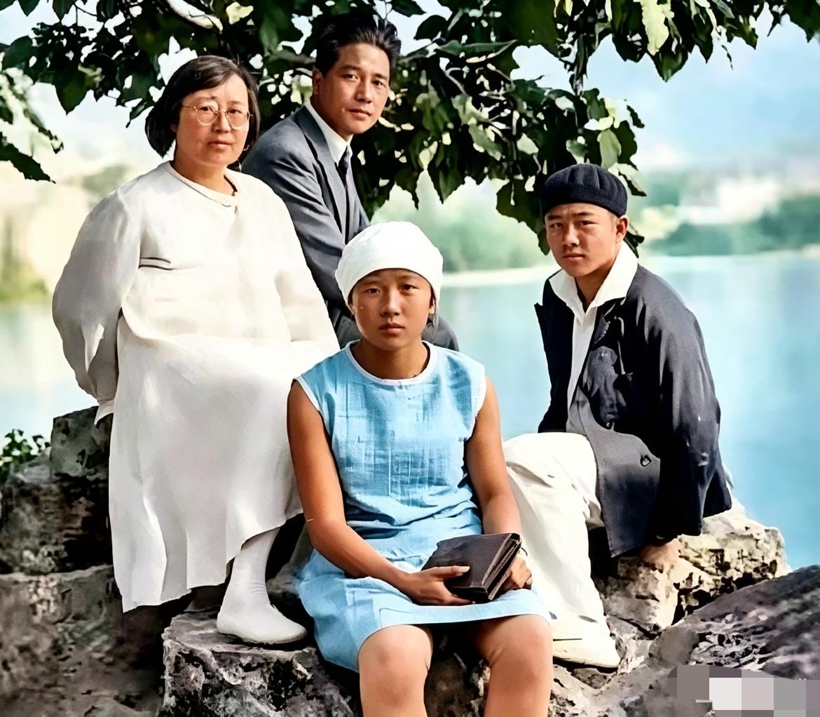 1936年，汪精卫夫妇与长女汪文惺、长子汪文婴在瑞士的一张留影