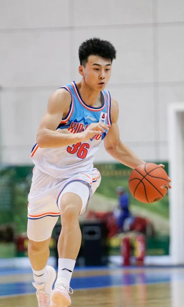 CBA新疆队控卫重担谁来扛？张俊生就位，葛浩然、冯傲机会在哪？选秀后卫张俊