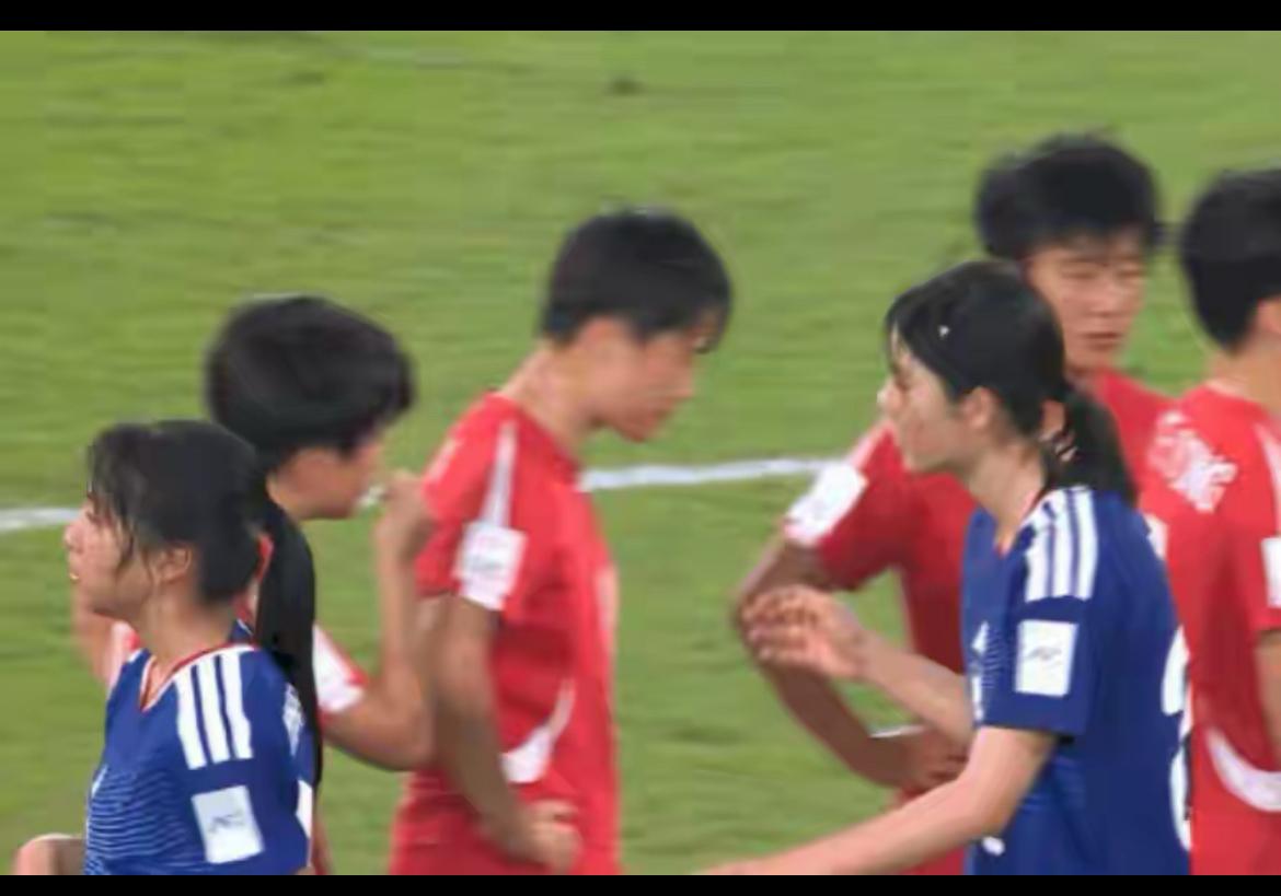 亚洲杯女足U20决赛，朝鲜、日本女足对决。日本女足20岁以下小姑娘白白嫩嫩的，
