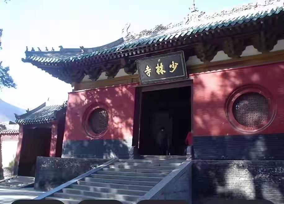 石友三为何要火烧少林寺？1928年石友三在少林寺放了一把火，大火烧了40多天，少