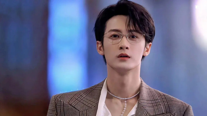 檀健次回应与19岁女演员恋情: 单身狗, 女方称“在一起过, 已分手”