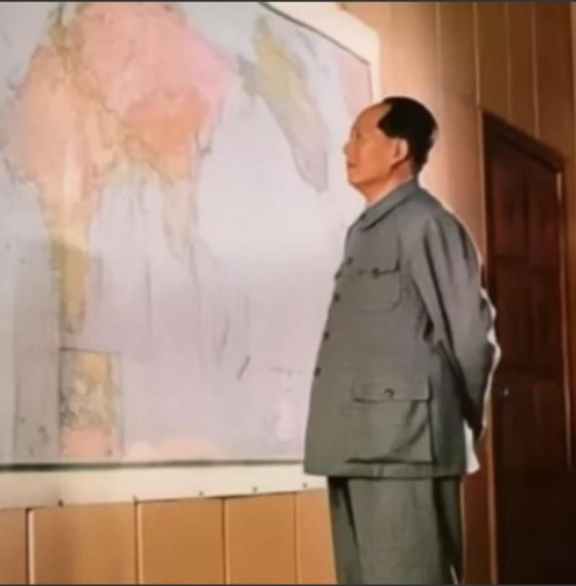 1951年，10万志愿军被美军包饺子，一向淡定自若的彭老总心急如焚连忙向毛主席求