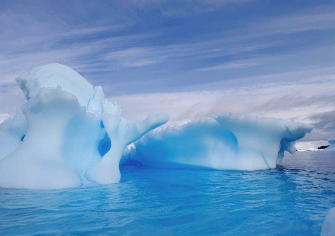 谁被吴京的南极随拍惊艳到了！本以为是硬汉的硬核记录，没想到他镜头里的冰雪世界美得