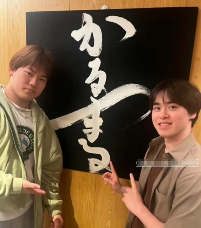 日本队的内讧，这下藏不住了！松岛辉空夺冠回到日本后，第一时间请了主管教练森园