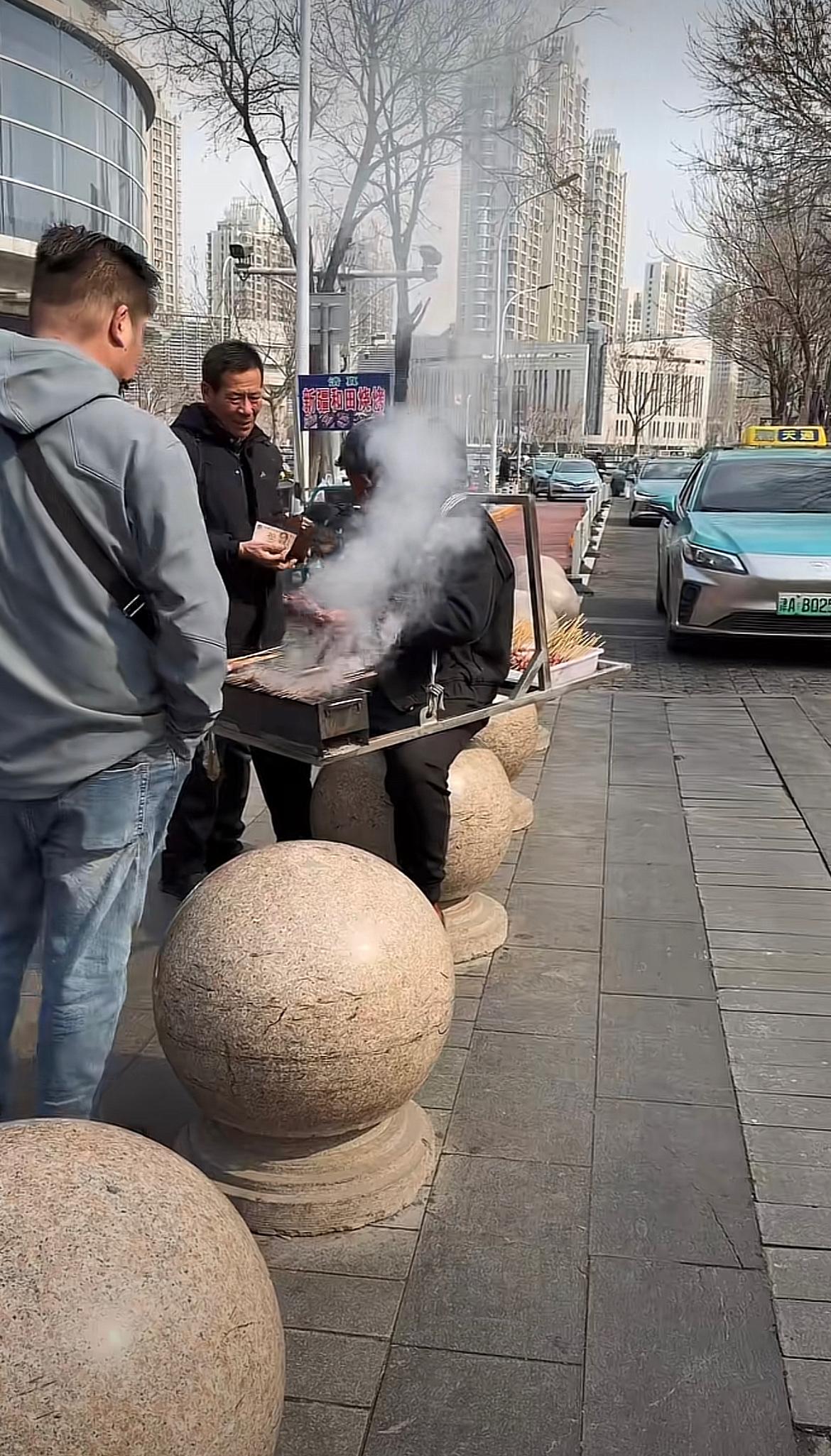 天津这个地方确实很复杂，竟然还有溜达串[捂脸哭]天津