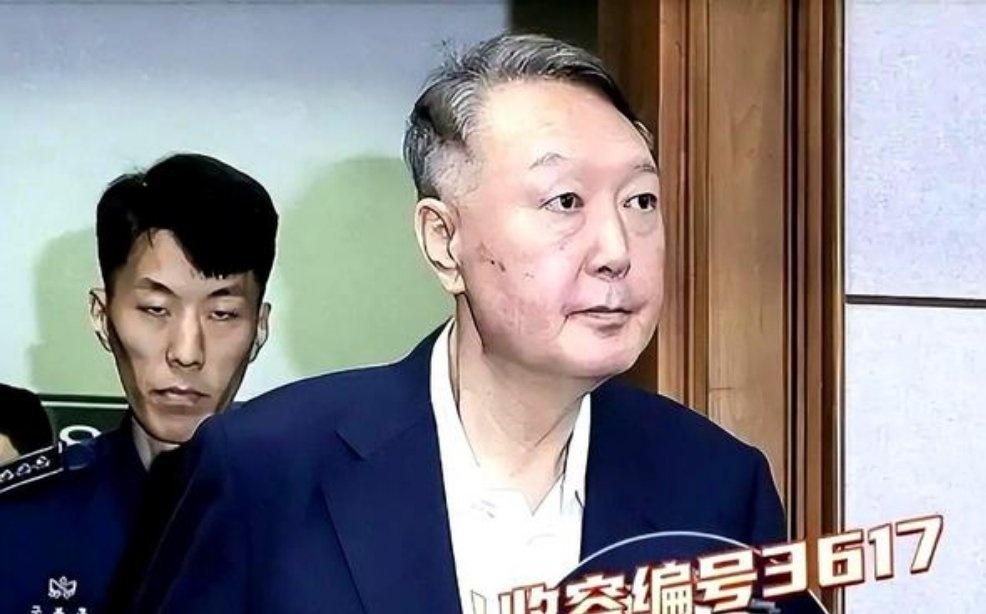 韩国政坛风云：尹锡悦求保释、李在明致歉，173票之差改写权力格局曾亲手将两位前