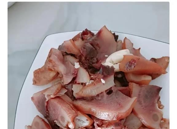 贪小便宜吃大亏！20元一斤的猪头肉，把我坑惨了家人们谁懂啊！被路边摊坑到