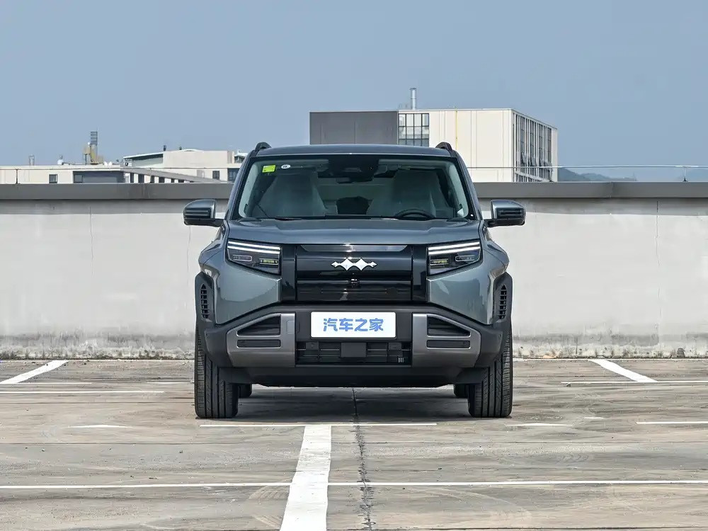 方程豹豹5城市版2026年8月推出，中型插混硬派SUV。车身尺寸4890mm×1