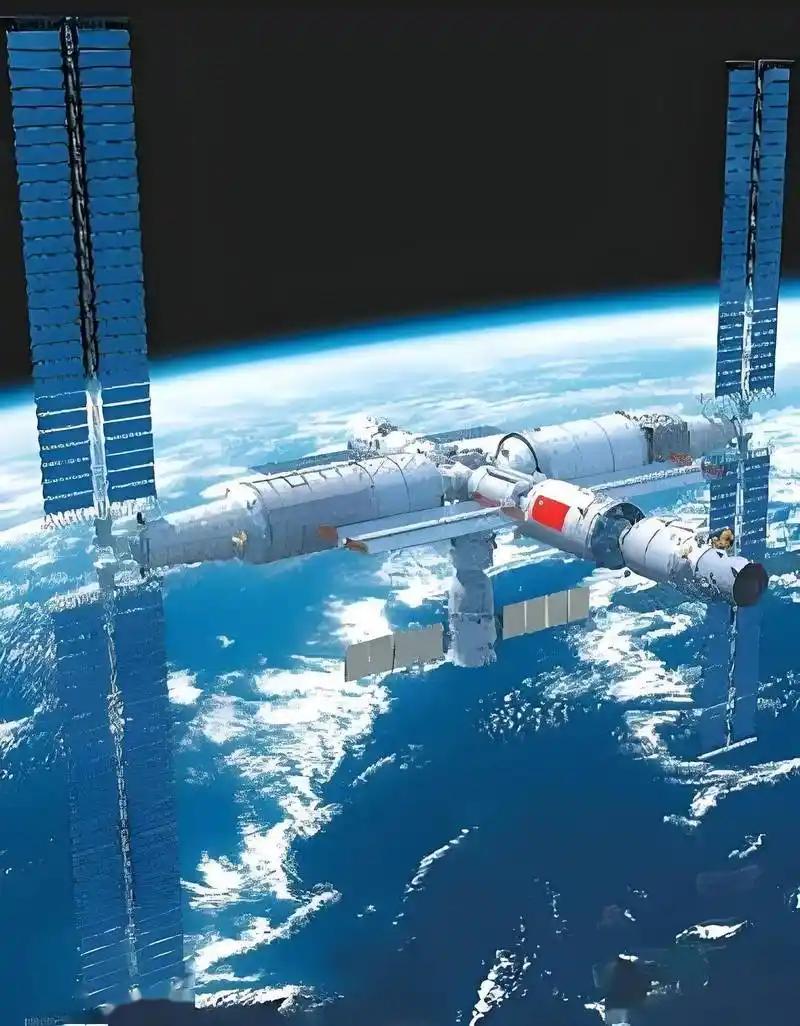怎么没人聊中国空间站了？还不是因为不好意思提，跟国际空间站差得远！中国空间站哪是