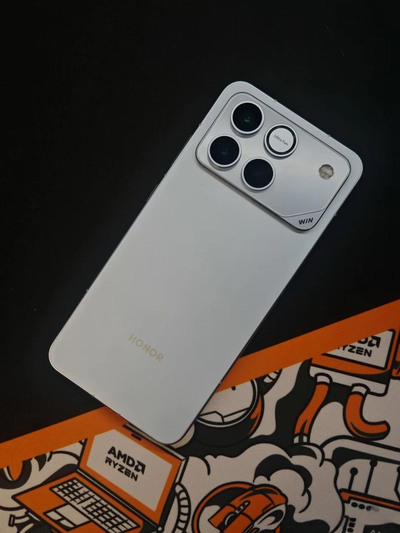 荣耀WIN使用了两周时间，两个点最让我意外荣耀WIN拿到手已经两周时间，整体使用