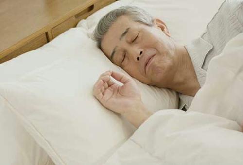 很多人都有睡前习惯，但有些习惯反而会影响睡眠质量，让你难以入睡。其实，改善一些小